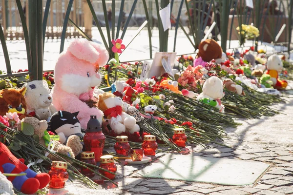 Place of memory of victims of the fire in the city of Kemerovo. — Stock Photo, Image