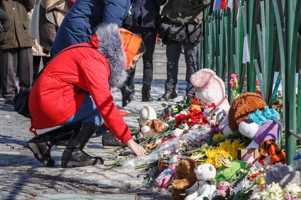 Luto por las víctimas del incendio en la ciudad de Kemerovo . —  Fotos de Stock