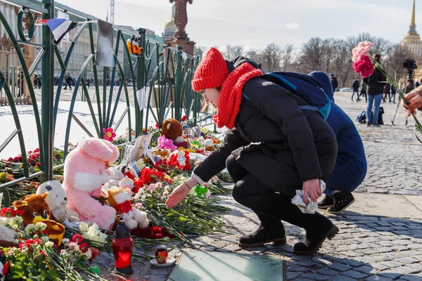 Mourning for the victims of the fire in the city of Kemerovo. — Stock Photo, Image