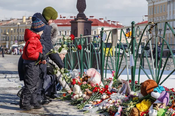 Mourning for the victims of the fire in the city of Kemerovo. — Stock Photo, Image