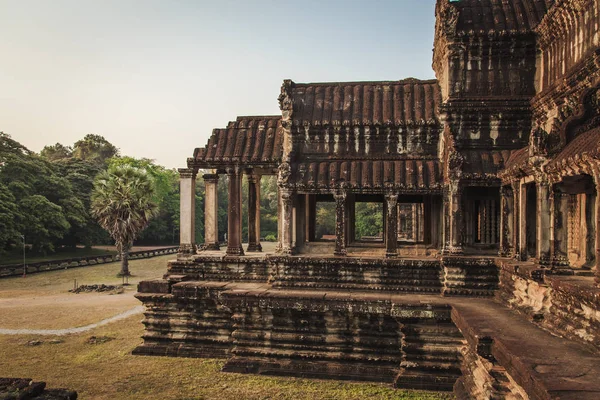 El majestuoso y antiguo Angkor Wat . —  Fotos de Stock