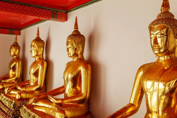 Wat Pho, Tapınağı yatan Buda iç avlusu. — Stok fotoğraf