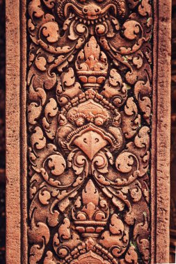 Banteay Srei - pembe kumtaşı benzersiz Tapınağı. İplik parçaları