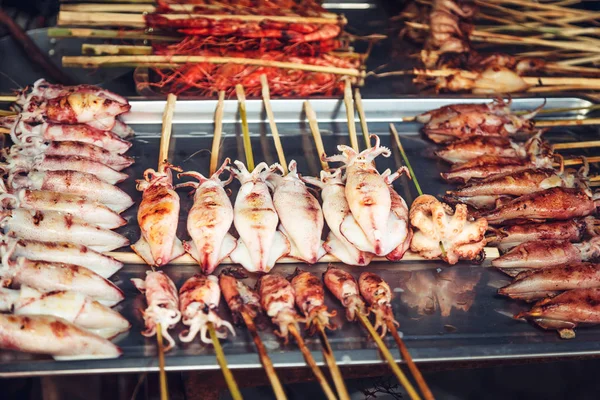 Izgara taze deniz ürünleri.