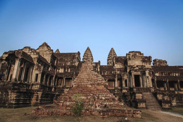 Величний і стародавні Ангкор-Ват. — стокове фото