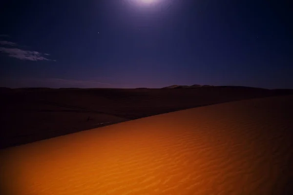 Ніч у пустелі Сахара. — стокове фото