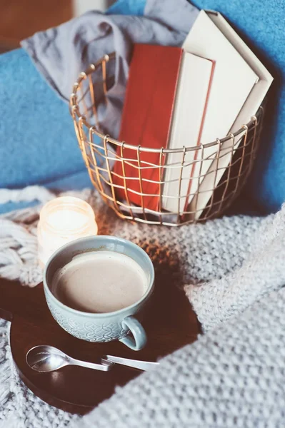 Fim Semana Aconchegante Casa Manhã Com Café Cacau Livros Cobertor — Fotografia de Stock