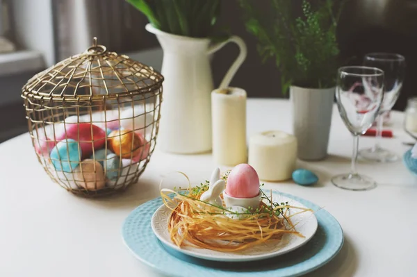 Easter Festive Table Dining Place Decorated Nest Bunny Eggs — Stock Photo, Image