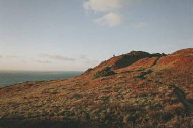 Portekiz keşfetmek. Cabo da Roca okyanus ve dağ görüntülemek, otantik yaşam tarzı yakalama, Yolculuk tutkusu kavramı.