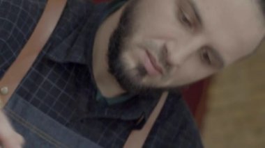Barista adam tesisler vac ile kahve hazırlamak