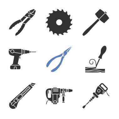 İnşaat araçları glif simgeler kümesi. Kombinasyon pense, daire blade, matkap, ahşap keski, ileti örneği bıçak, perforator, kaldırım kırıcı gördüm. Siluet simgeler. İzole vektör çizim