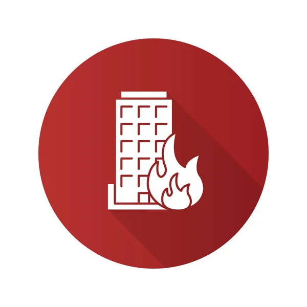 Κάψιμο Κτήριο Στην Επίπεδη Σχεδίαση Κόκκινο Φόντο — Διανυσματικό Αρχείο