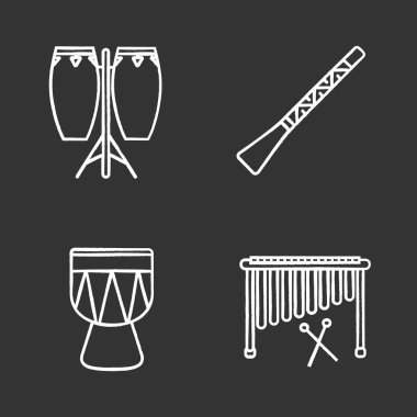 Müzik aletleri Icons set tebeşir. Konga, didgeridoo, marimba, kendang. İzole vektör kara tahta çizimler