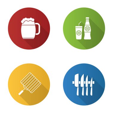 Barbekü düz tasarım uzun gölge glif simgeler kümesi. Barbekü. bira bardağı, soğuk içecek, el ızgara, bıçak seti. Vektör siluet çizimi