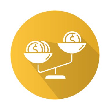 Sarı düz dizaynlı uzun gölge simgesini karşılaştır. Pul üzerinde sikkeler. Ürün değeri karşılaştırması. Finansal harcamalar planlama. Kazanmak ve harcamak. Vektör silueti çizimi