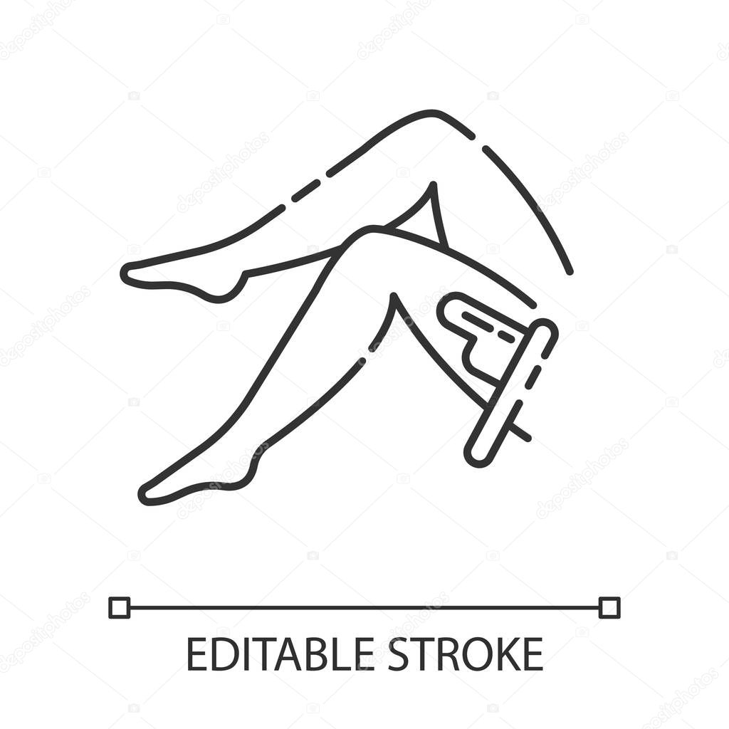Leg waxing linear icon. Female hair removal procedure. Depilation with natural soft hot wax. Thin line illustration. Contour symbol. Vector isolated outline drawing. Editable stroke