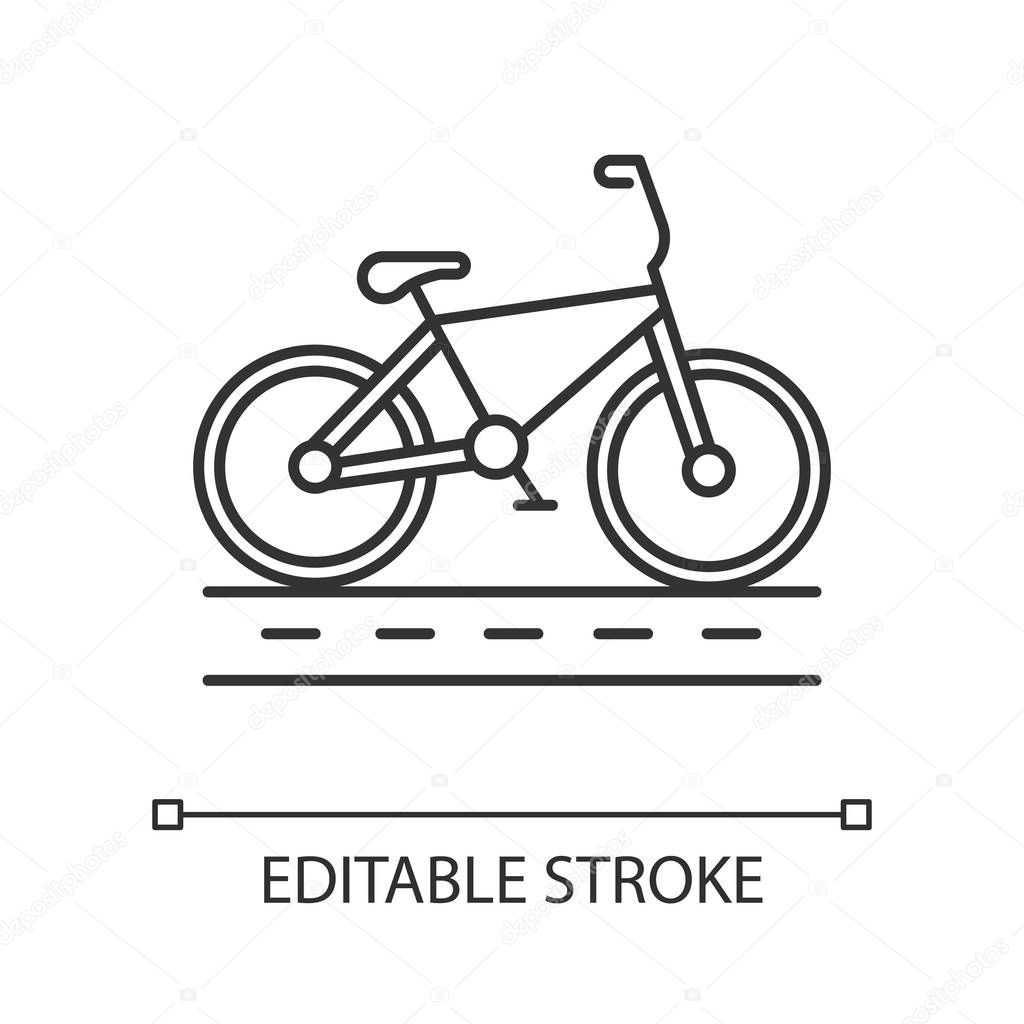 Track cycling linear icon. Bicycle on cycleway, bike path. Roadway for cyclists. Bicycle racing. City cruiser. Thin line illustration. Contour symbol. Vector isolated outline drawing. Editable stroke