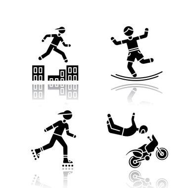 Ekstrem spor damlaları siyah simge simgeleri ayarlandı. Parkour, engelleri aşıyor. İp cambazlığı, denge eğitimi. Dahili buz pateni. Motosiklet dublörü. Motokros. İzole vektör çizimleri