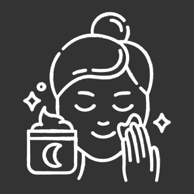 Gece kremi tebeşir ikonu sürüyorum. Deri bakımı prosedürü. Yüz tanıma