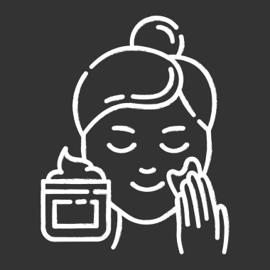 Krem tebeşir ikonu uyguluyorum. Deri bakımı prosedürü. Yüz güzelliği.