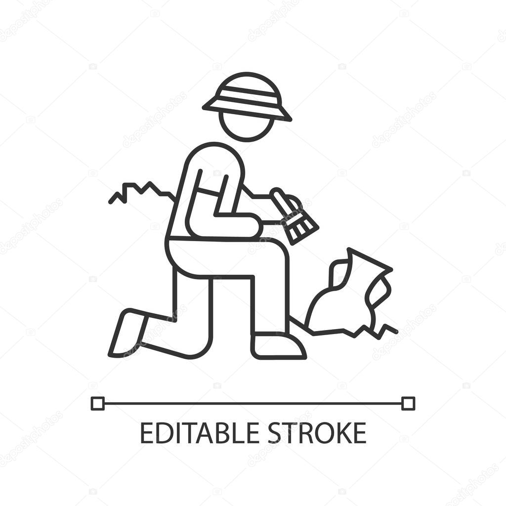 Excavation linear icon. Archeologist. Researcher. Ancient culture research. Historian discover vase. Thin line illustration. Contour symbol. Vector isolated outline drawing. Editable stroke