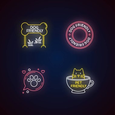 Kedi ve köpek dostu bölgelerde neon ışıklı simgeler oluşturuldu. Dört ayaklı dostlara bölge izni var. Kitty ve köpecik hoş geldiniz. Dış ışık efektli işaretler. Vektör izole edilmiş RGB renk çizimleri