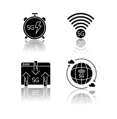 5G kablosuz teknoloji gölge siyah simge simgeleri ayarlandı. Hızlı sürat. Düşük gecikme bağlantısı. Sinyal göstergesi. Bilgi alışverişi. Cep telefonu şebekesi. Beyaz uzayda izole vektör çizimleri