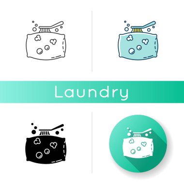 Yastık temizleme ikonu. Çamaşır, çamaşır yıkama, toz ve leke temizleme. Yastık yıkama, yatak fırçası, profesyonel alet. Lineer siyah ve Rgb renk tarzları. İzole vektör çizimleri