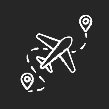 Siyah arka planda beyaz tebeşirli uçak rotası simgesi. GPS işaretli bir uçak istikameti. Uçakla yolculuk için harika bir yol. Noktalı havayolu. İzole edilmiş vektör karatahta çizimi