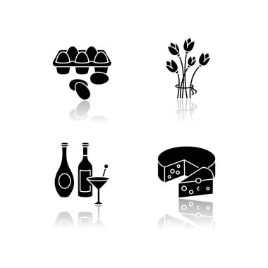 Perakende ürünleri siyah simge simgelerini düşürür. Tepside taze tavuk yumurtası. Çiçek buketi. Alkollü içecekler. Dilimlenmiş peynir çarkı. Beyaz uzayda izole vektör çizimleri