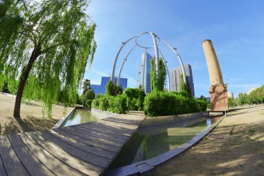 Parc del Merkezi Barcelona, İspanya'nın ticari bölgesinde.
