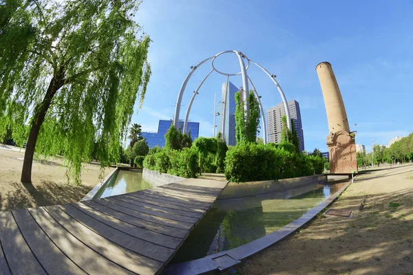 Parc del Merkezi Barcelona, İspanya'nın ticari bölgesinde.