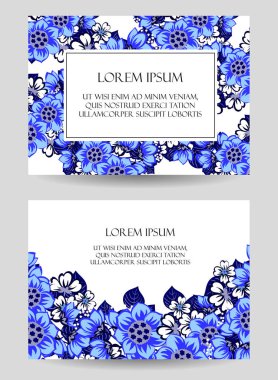 davetiye kartlarla çiçek öğeleri