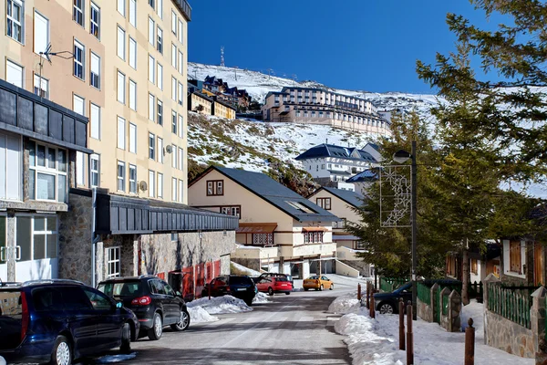 Mountain skiing - Pradollano, Sierra Nevada, Spanien — Stockfoto