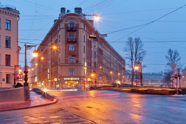Demidov köprüsü, gün batımında Criboedov kanalı, Saint Petersburg, Rusya