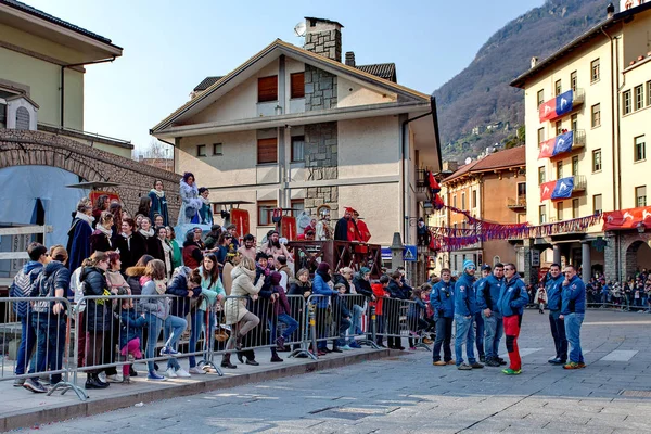 Pont-Saint-Martin historische carnaval Pont Saint Martin Valle d'aosta, Italië — Stockfoto