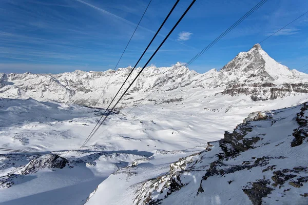 高山滑雪-查看从马特宏峰，意大利瓦莱达奥斯塔，维尼，奥斯塔山谷，高原玫瑰切尔维尼亚 — 图库照片