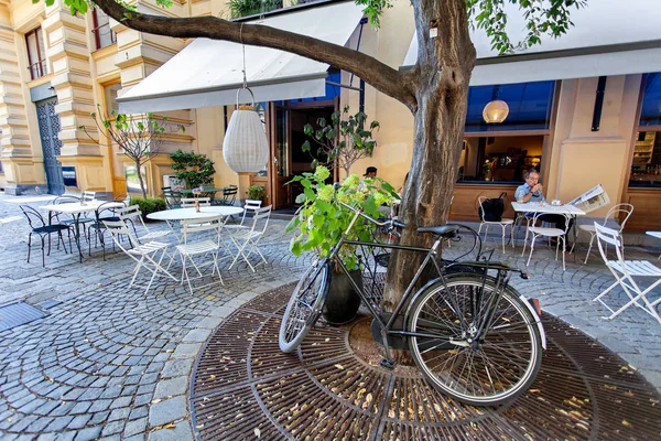 Típico café callejero en el centro de Viena, Austria — Foto de Stock