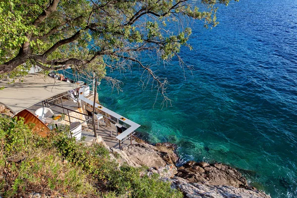 Adriatische Zee - café op het strand, Dubrovnik, Dalmatië, Kroatië — Stockfoto