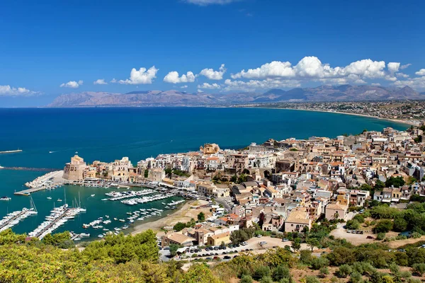 Panoramautsikt över Castellamare del Golfo - Trapani provinsen, Sicilien, Italien — Stockfoto