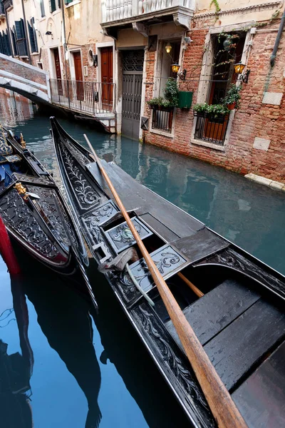 Canal Típico Venecia Venecia Véneto Italia —  Fotos de Stock