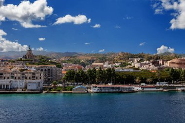 Messina, Sicilya, İtalya - feribottan manzara