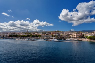 Messina, Sicilya, İtalya - feribottan manzara