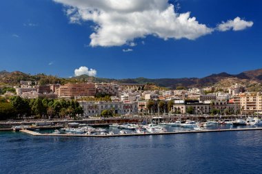Messina, Sicilya, İtalya - feribottan manzara