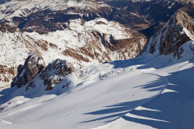 Dolomitler, İtalya - dağ Marmolada, dağ kayağı ve snowboard sporu.