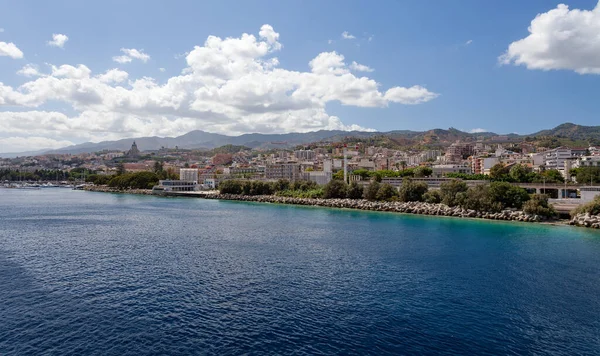 Messina, Sicilya, İtalya - feribottan manzara