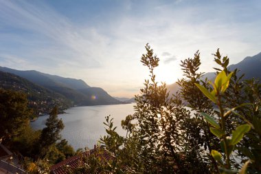 Gün batımında Como Gölü - Lombardy, İtalya