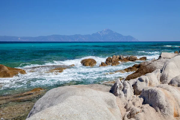 Griekenland Chalkidiki Halkidiki Sithonië Uitzicht Berg Athos Ontspannen Het Strand — Stockfoto