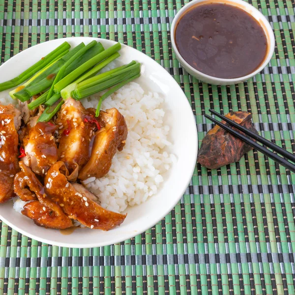 Bowl Rice Teriyaki Chicken Chopsticks Cup Sauce Bamboo Napkin Top — Stock Photo, Image
