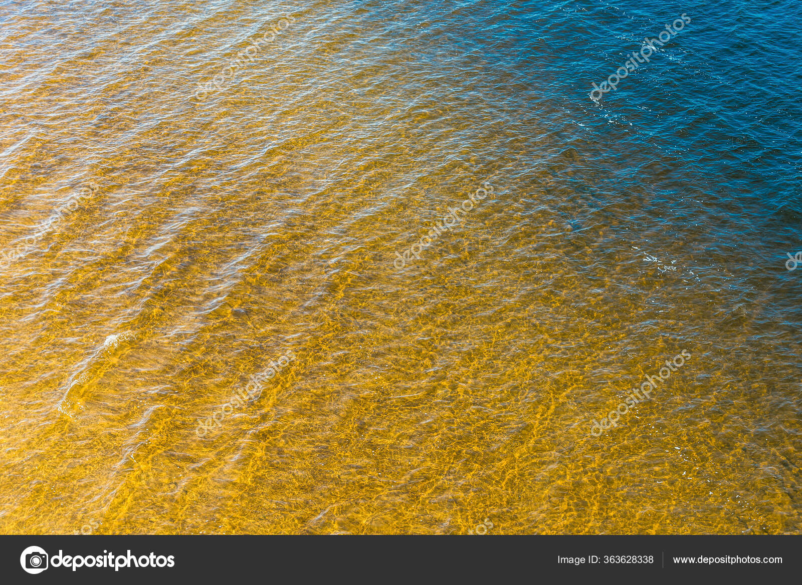 靠近海岸的蓝色深海和黄色沙滩美丽的海底背景 图库照片 C Imarksm 靠近海岸的蓝色深海和黄色沙滩美丽的海底背景 图库照片 C Imarksm